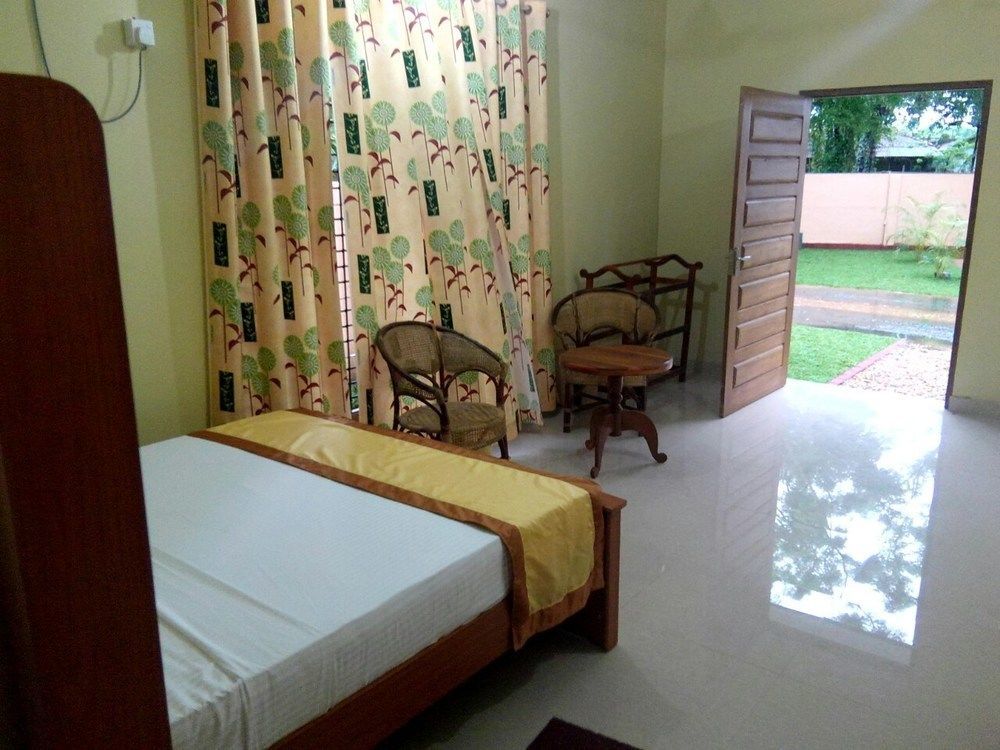 Nirmala Hotel And Restaurant Polonnaruwa Luaran gambar