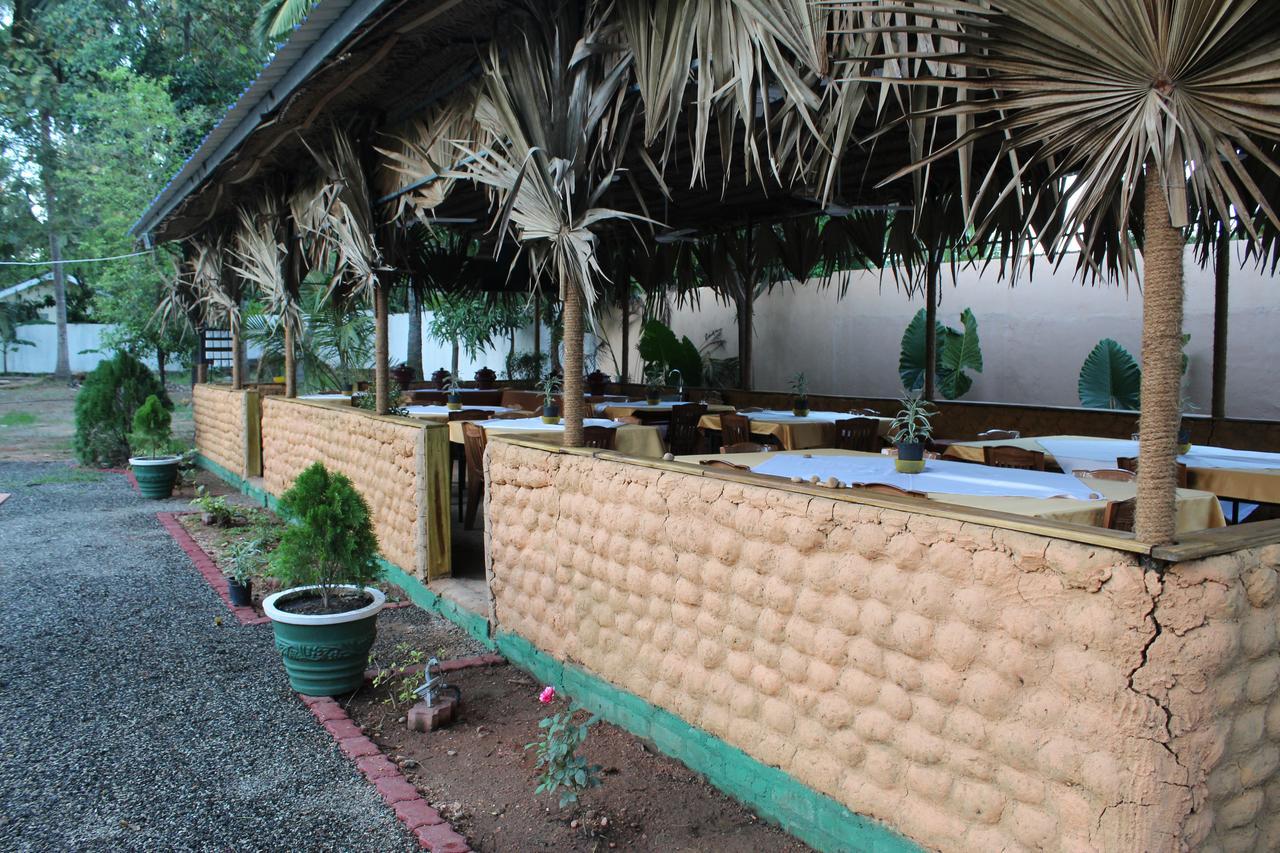 Nirmala Hotel And Restaurant Polonnaruwa Luaran gambar