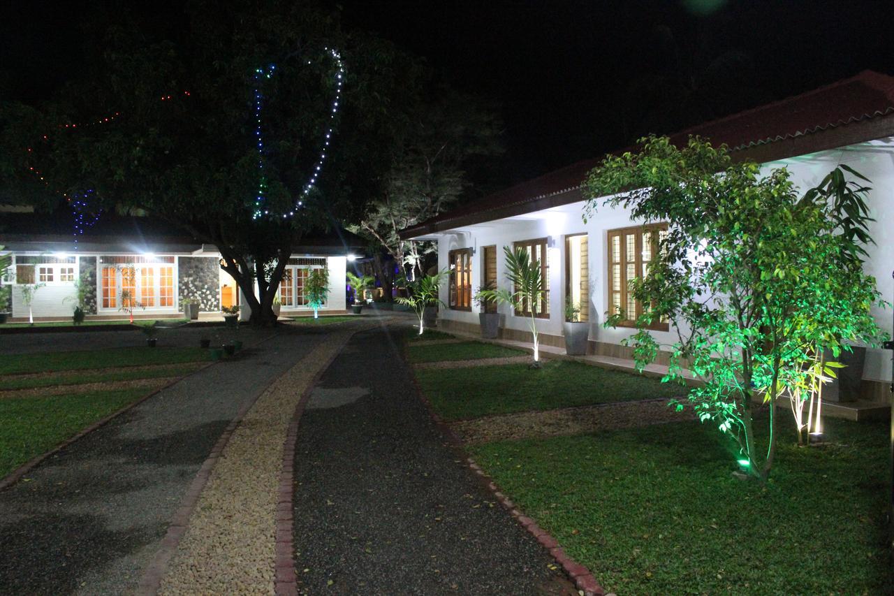 Nirmala Hotel And Restaurant Polonnaruwa Luaran gambar